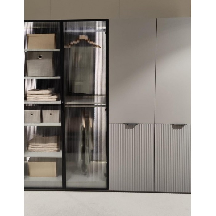 Grauer SANDBOX NOVA Drehbarer geriffelter Kleiderschrank mit 100cm Stange