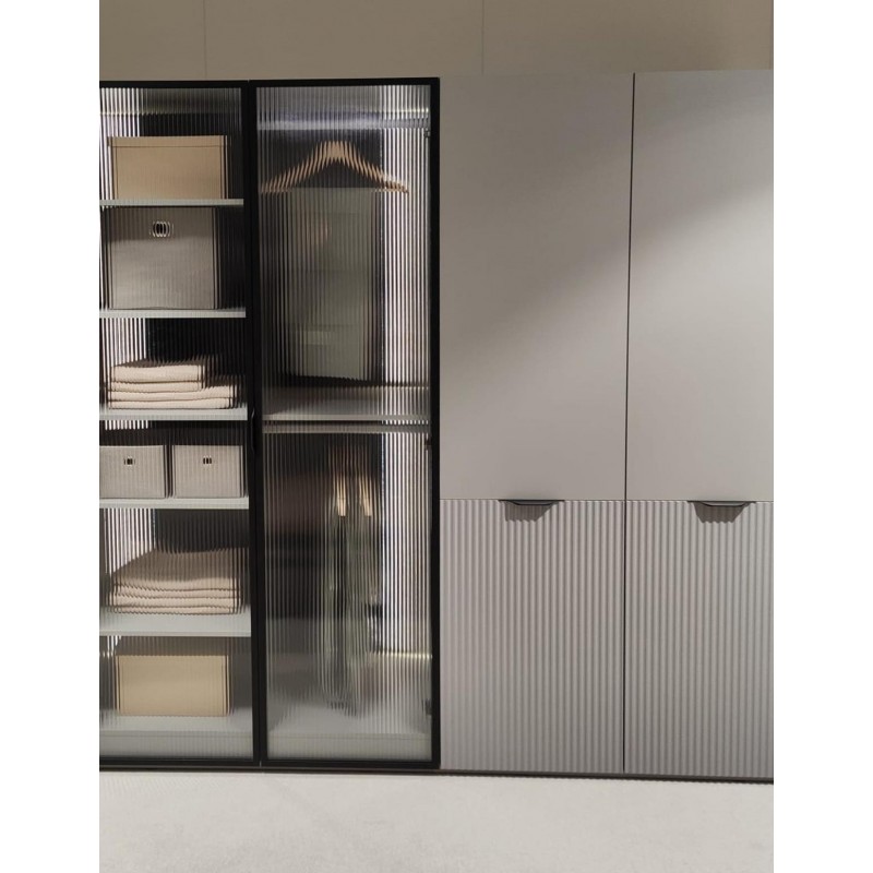 Grauer SANDBOX NOVA Drehbarer geriffelter Kleiderschrank mit 100cm Stange 7/9