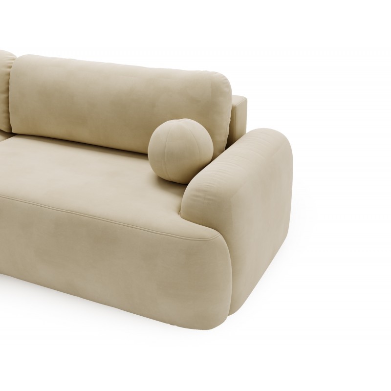 Elegantes beiges Ecksofa CLOUDY aus Veloursstoff mit abgerundeten Seiten und dekorativen kugelförmigen Kissen 4/9