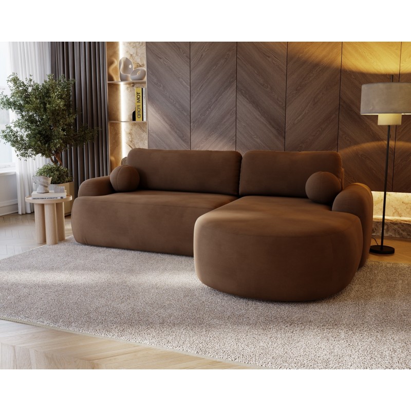 Elegantes braunes Ecksofa CLOUDY aus Velourstoff mit abgerundeten Seiten und dekorativen kugelförmigen Kissen 3/9