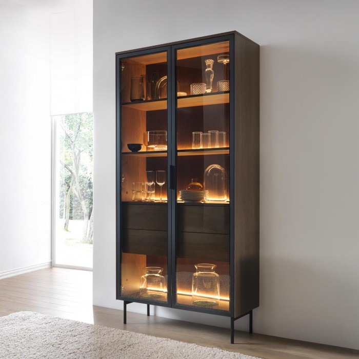 Zweitürige Vitrine ILUMI hoch in Eiche dunin