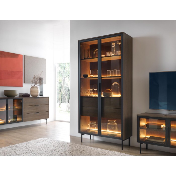 Zweitürige Vitrine ILUMI hoch in Eiche dunin