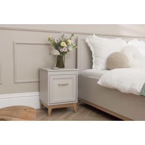 Bett WINDSOR in einem geschmackvollen Kaschmir-Ton, ideal für klassische Schlafzimmer 4/9